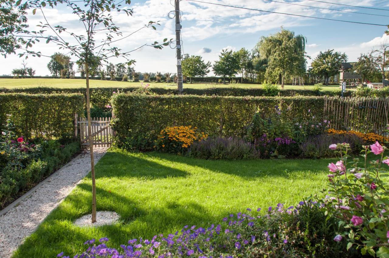 Puurteuven B&B Tussen Kunst En Natuur ฟูเริน ภายนอก รูปภาพ